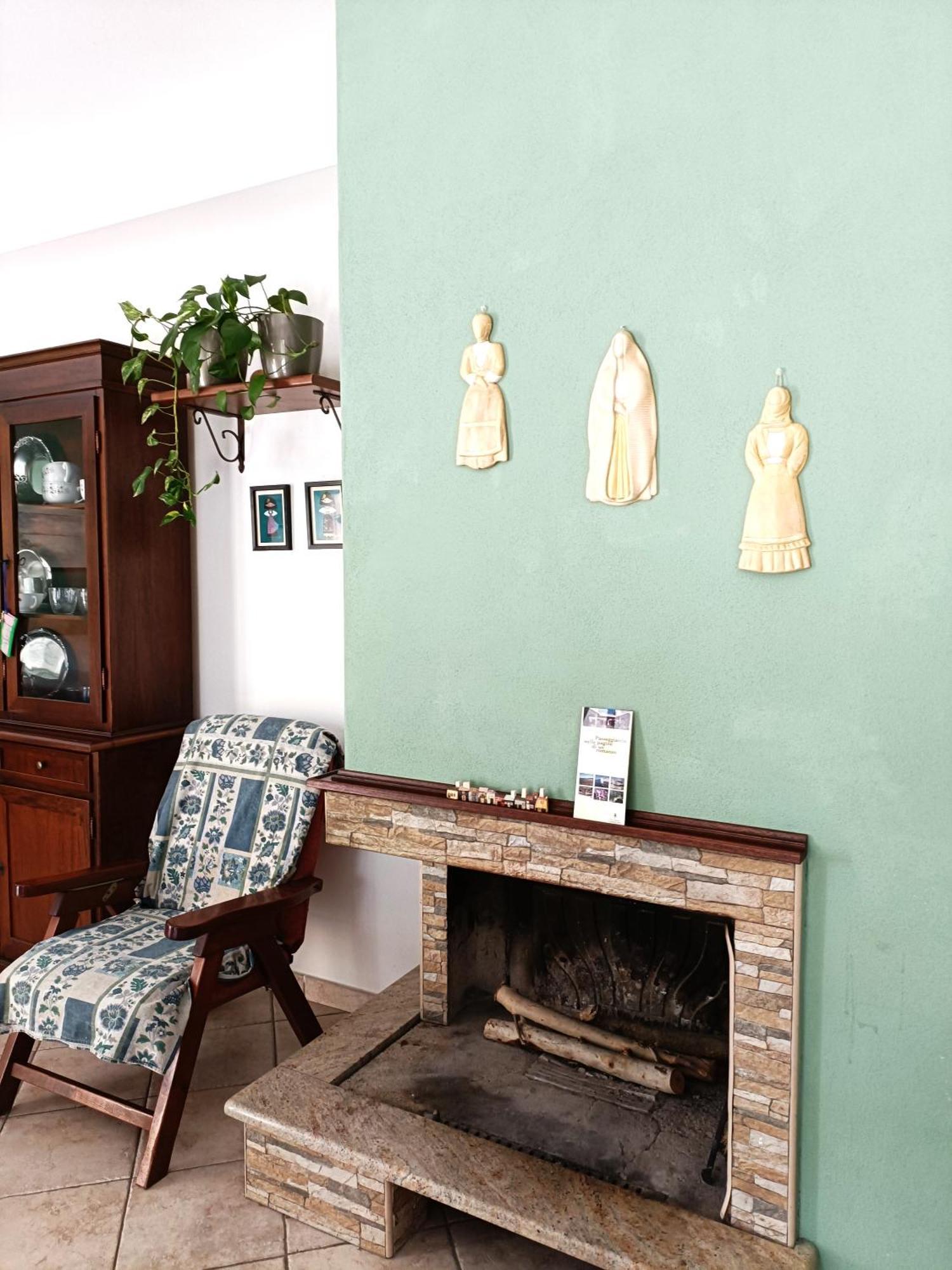 Villacidro Giarranas House - Apartment With Coutyard מראה חיצוני תמונה